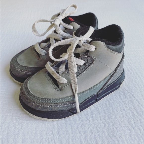 grey baby jordans